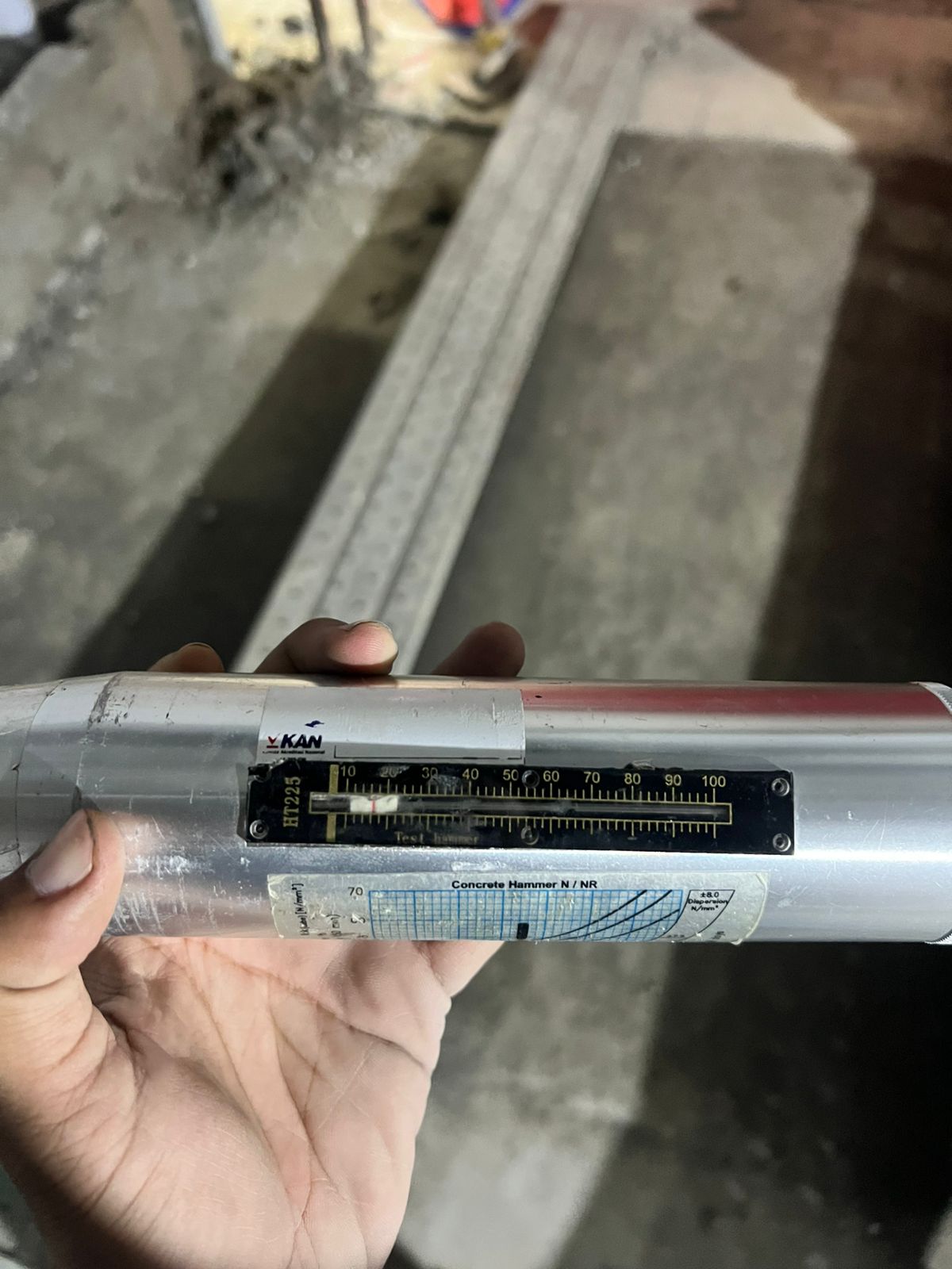 Alat Hammer Test HT225 untuk pengujian kekuatan beton