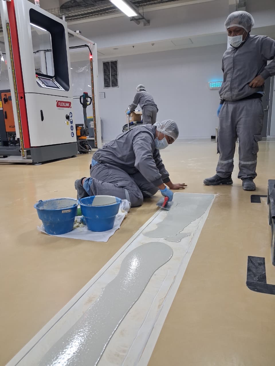 Pekerjaan recoating epoxy dan water based epoxy oleh PT Cakratek Buana Amerta