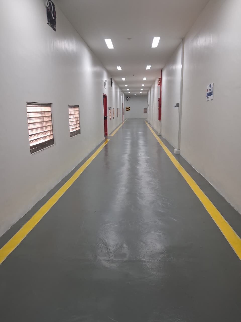 Persiapan permukaan lantai untuk epoxy coating