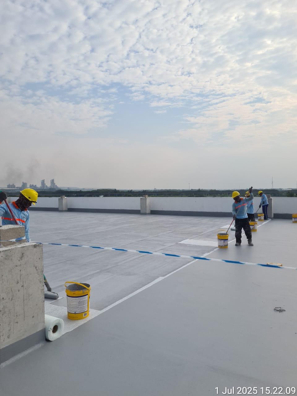 Pekerjaan kontraktor waterproofing pada area rooftop