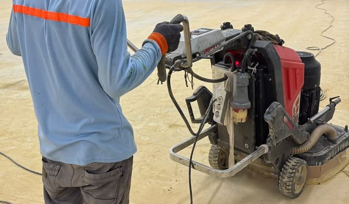 surface preparation lantai industri dengan floor grinder