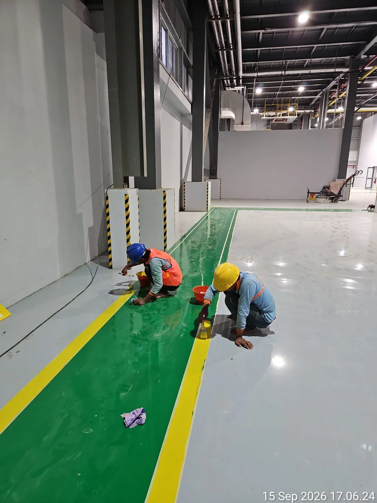 Pekerjaan marking line epoxy lantai pabrik